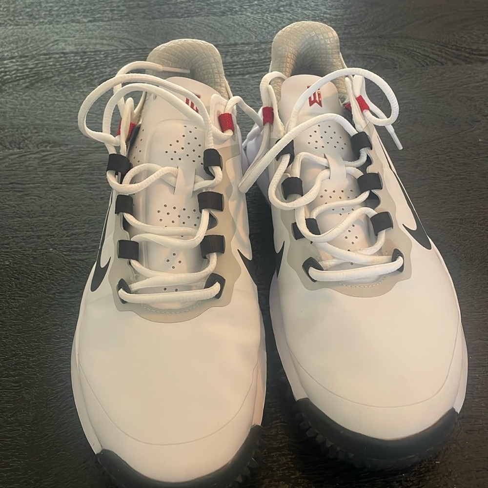 Nike Tiger Woods Golf Shoes: worn once